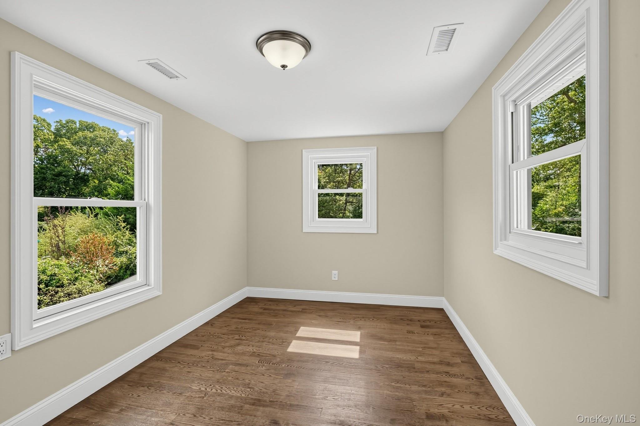 355 Forest Lane – For Sale photo 23