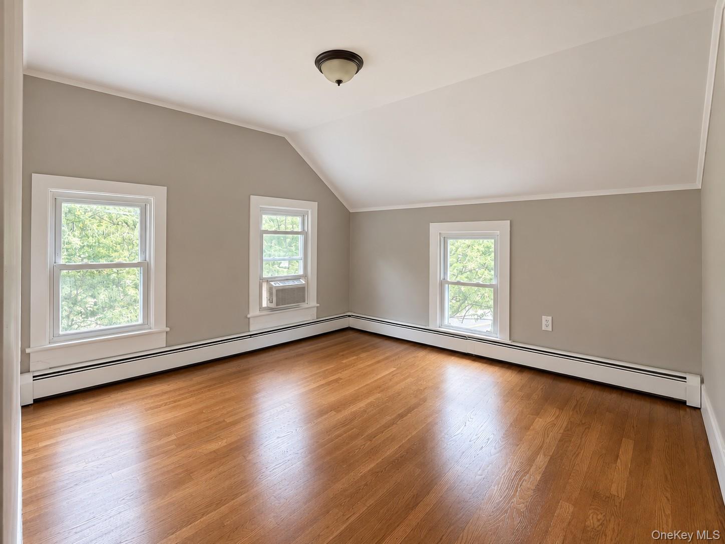 547 #A King Street – For Rent photo 9