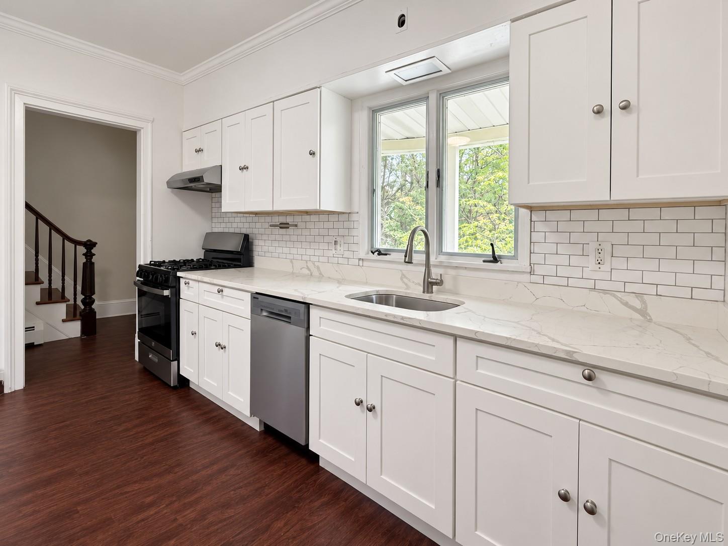547 #A King Street – For Rent photo 4