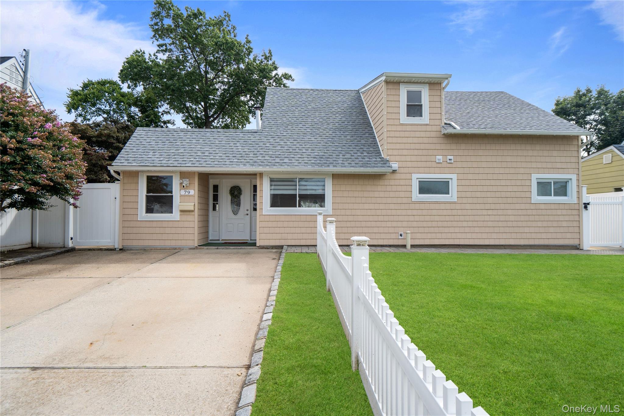 79 Albatross Road – For Sale photo 2