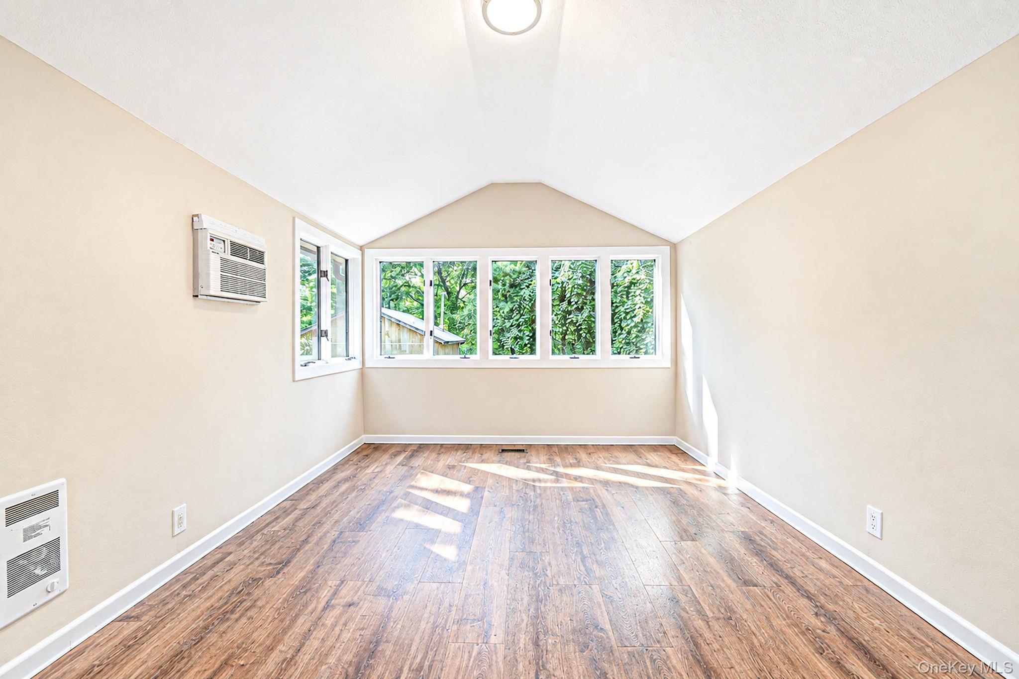 5 Jacobs Lane – For Sale photo 21