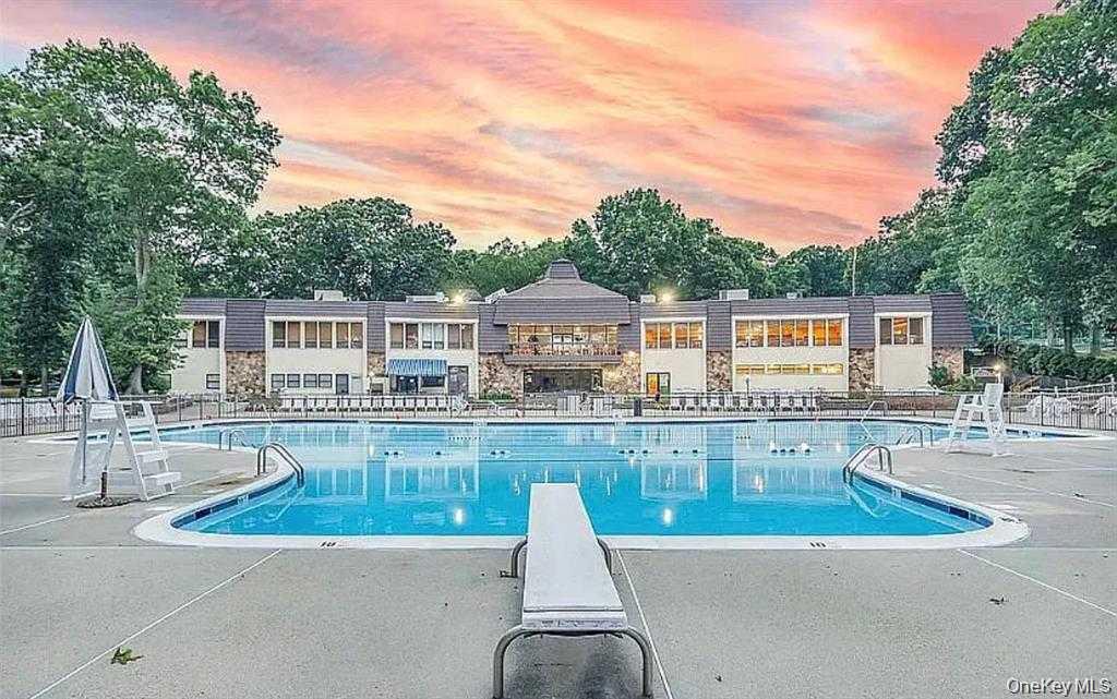 924 Skyline Drive – For Sale photo 15