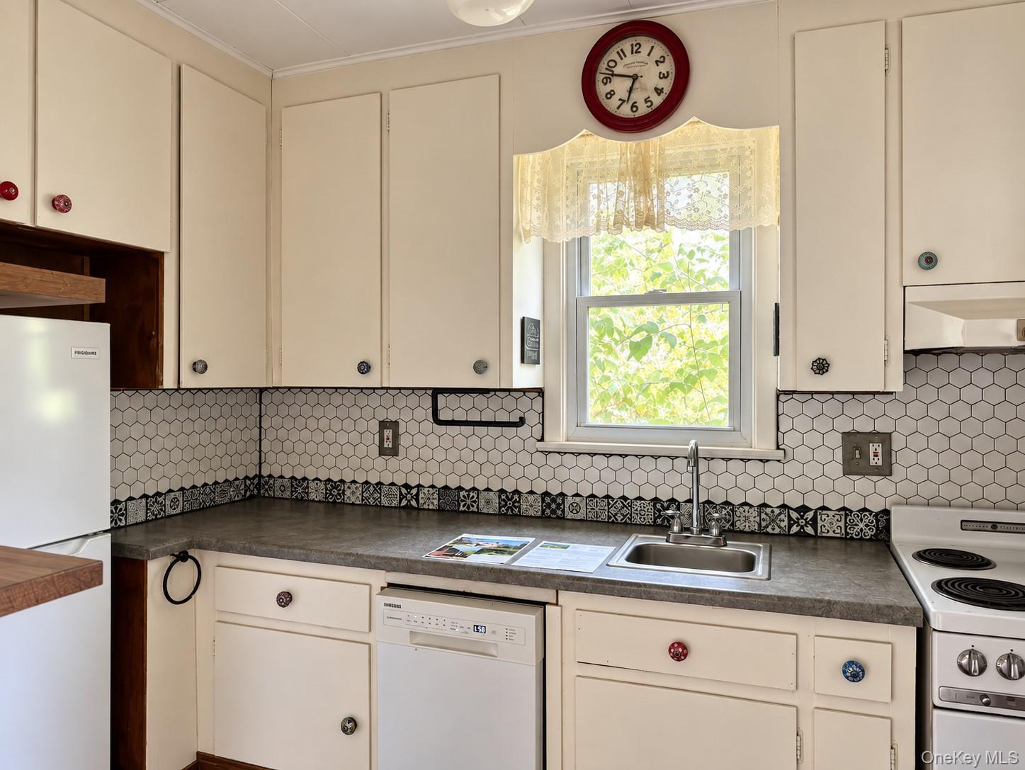 14 & 18 Lake Hill Road – For Sale photo 42