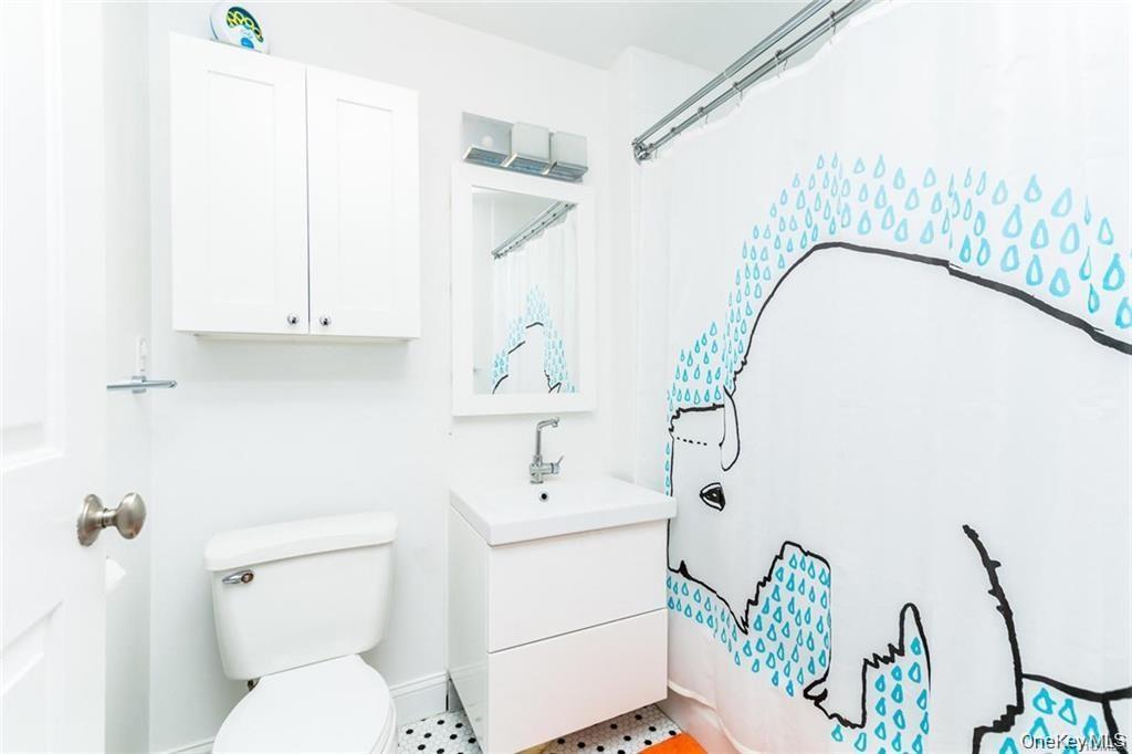 3800 Blackstone Avenue, Unit 2S photo 8