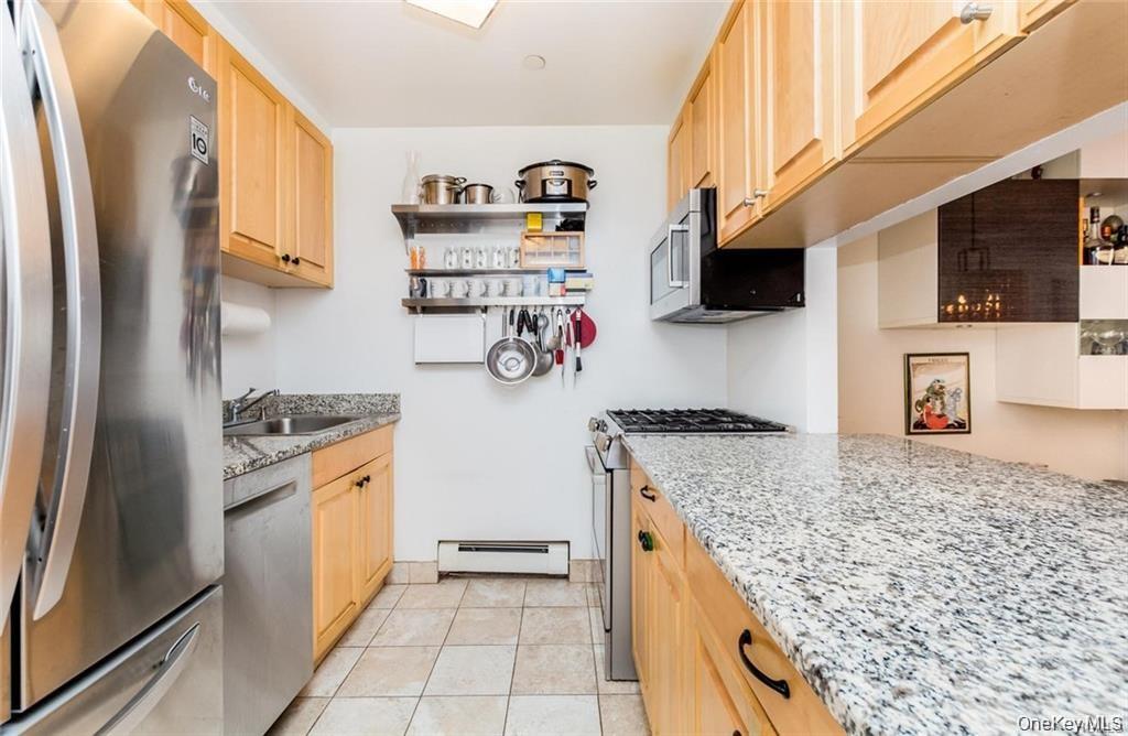 3800 Blackstone Avenue, Unit 2S photo 2