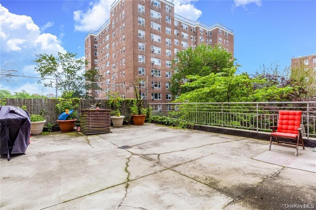3800 Blackstone Avenue, Unit 2S photo 10