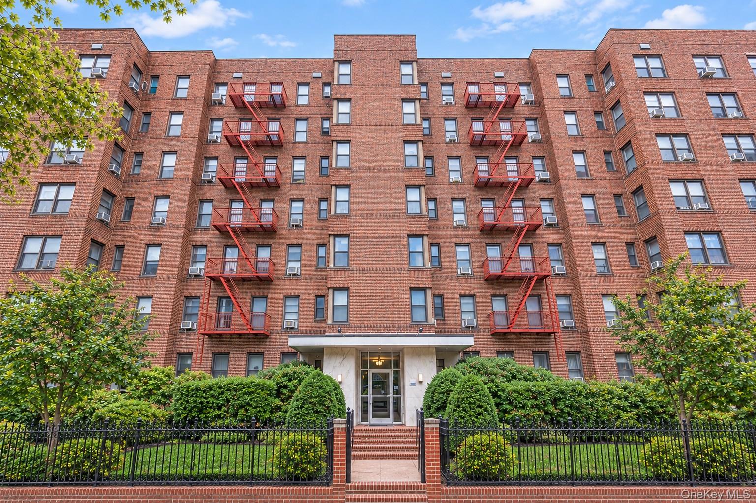 141-60 84th Road, Unit 3G