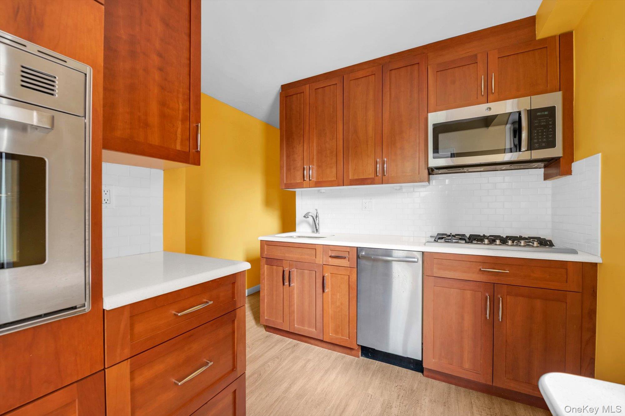 61-20 Grand Central Parkway, Unit C303 photo 9