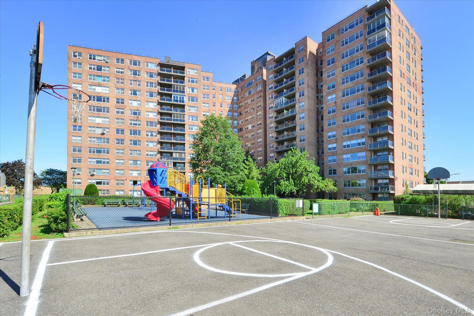 61-20 Grand Central Parkway, Unit C303 photo 21