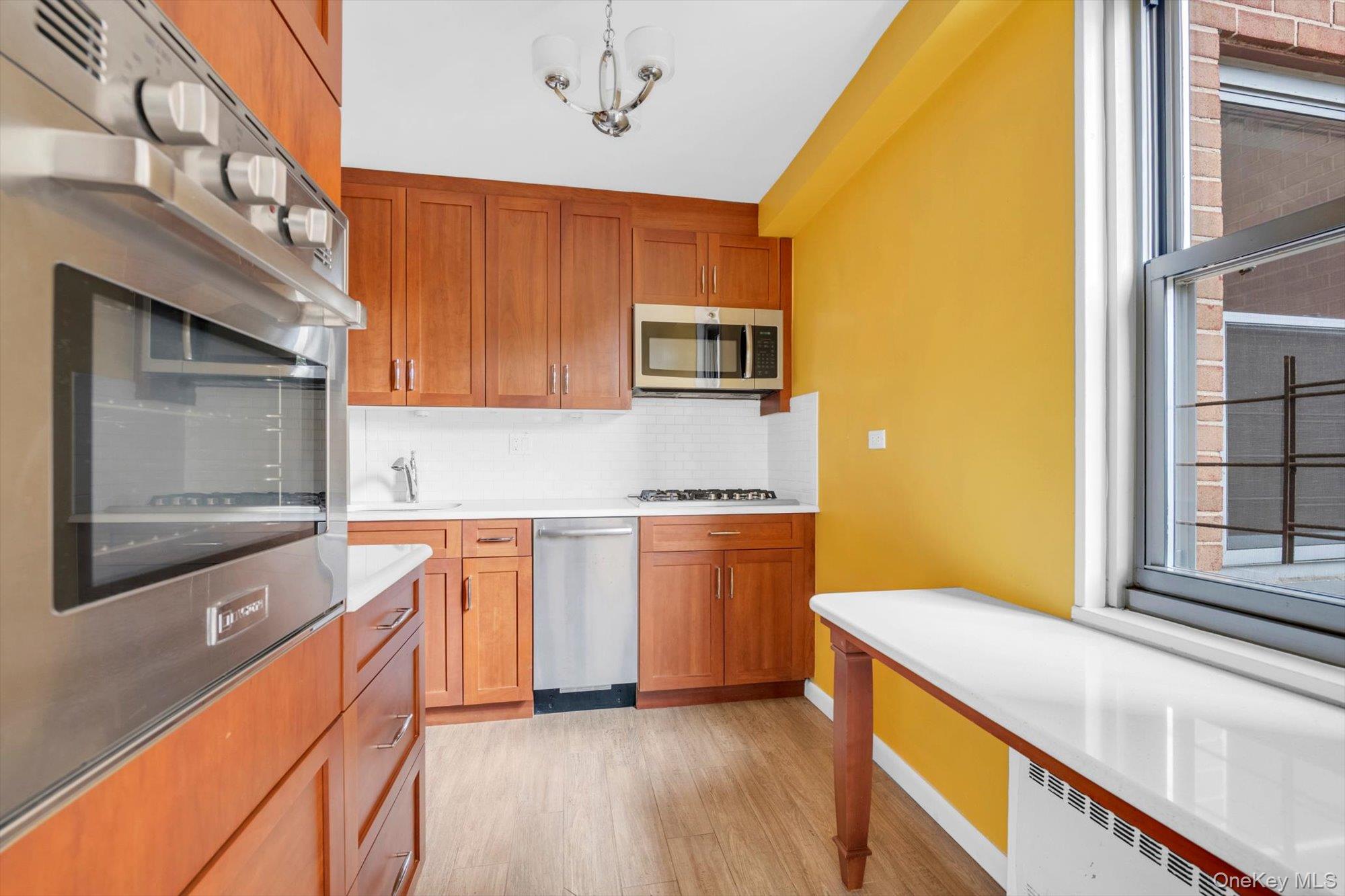 61-20 Grand Central Parkway, Unit C303 photo 8