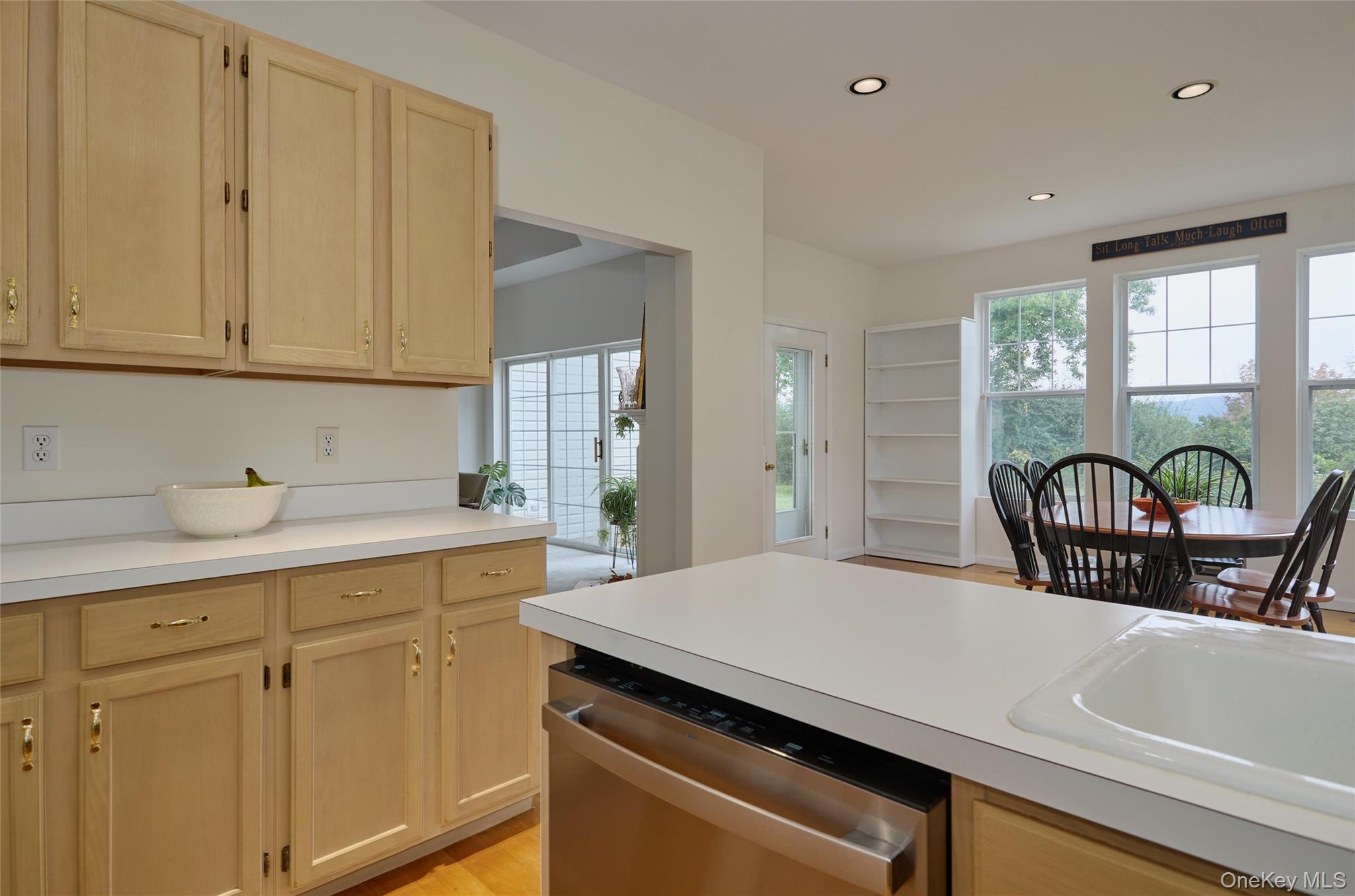 85 Roosevelt Drive – For Sale photo 20
