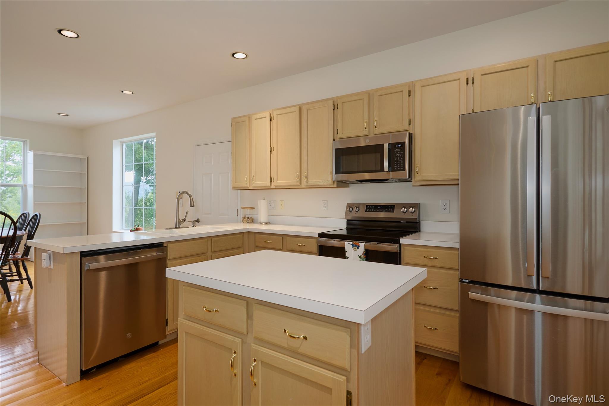 85 Roosevelt Drive – For Sale photo 17