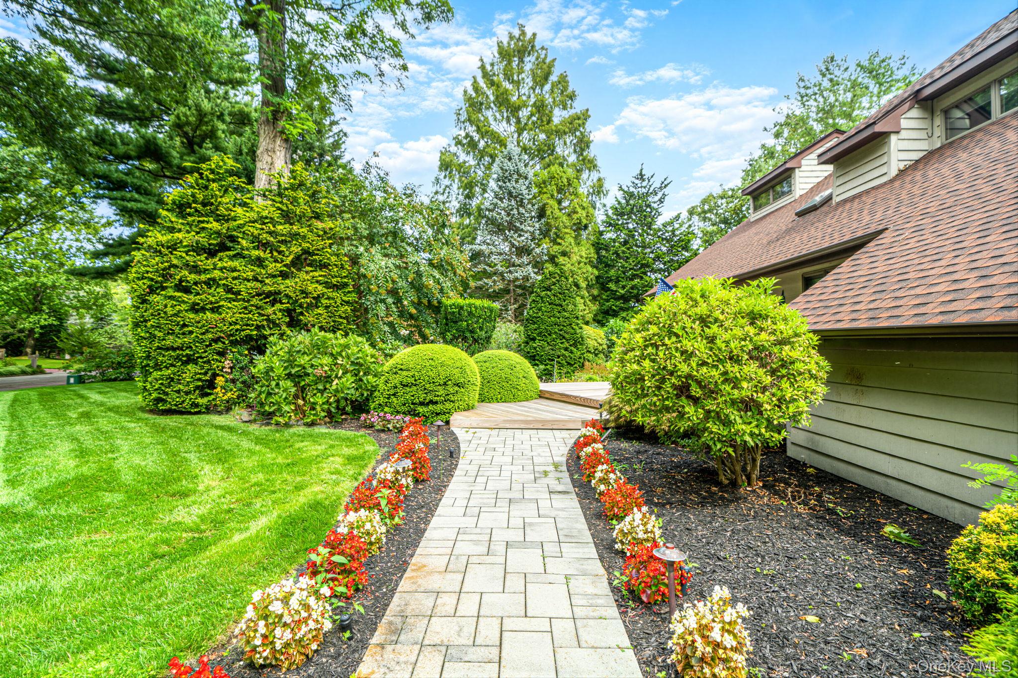 4 Kroft Court – For Sale photo 2