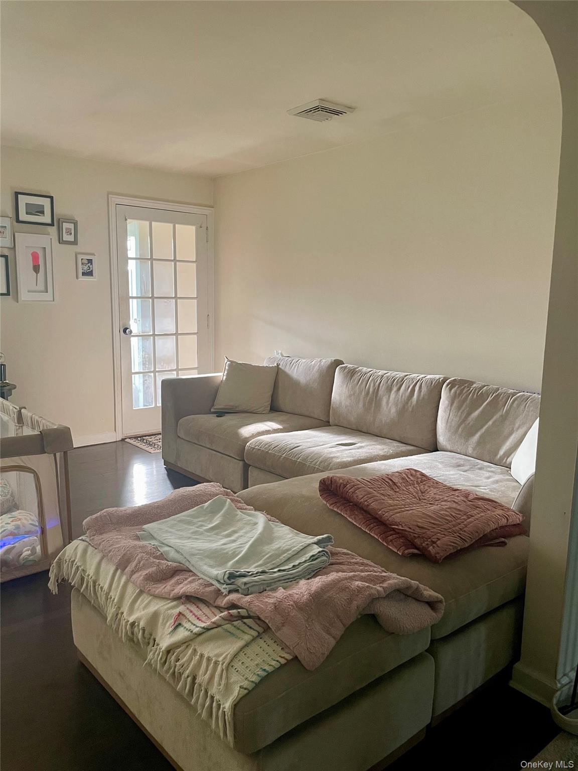 275 4th Street – For Rent photo 8