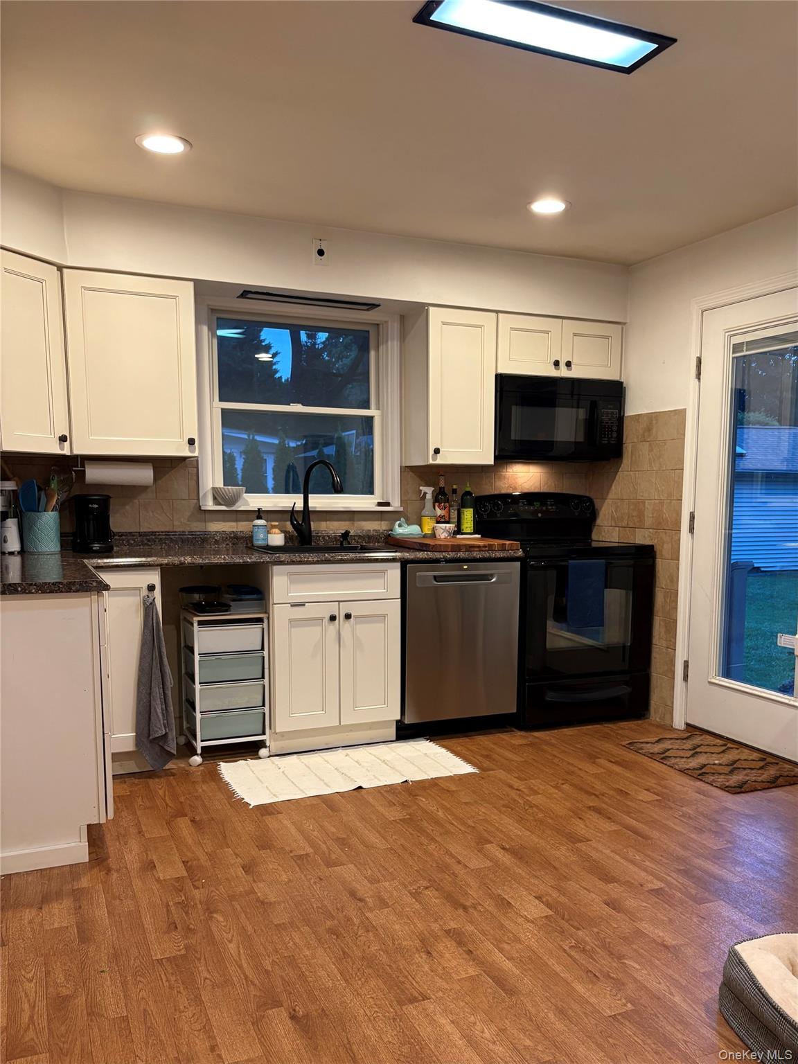 275 4th Street – For Rent photo 3