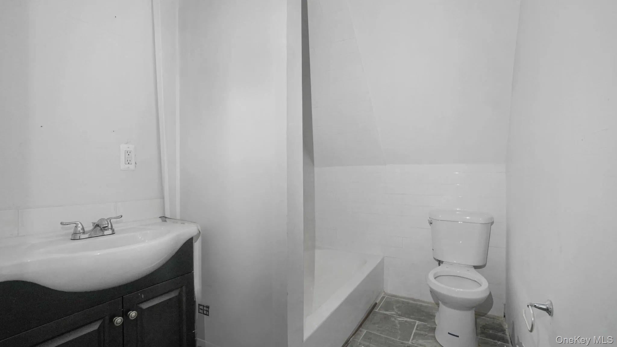 1823 Anthony Avenue – For Sale photo 22