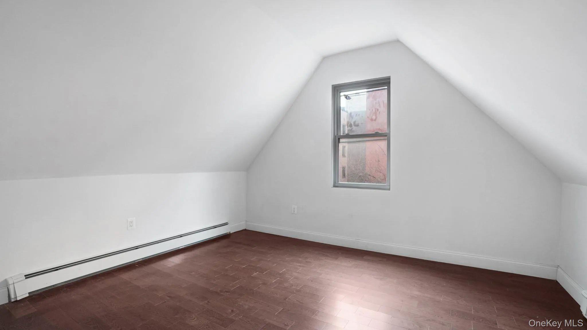 1823 Anthony Avenue – For Sale photo 17
