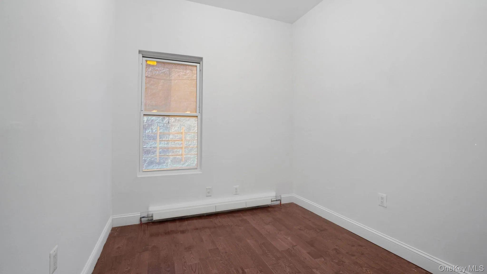 1823 Anthony Avenue – For Sale photo 10