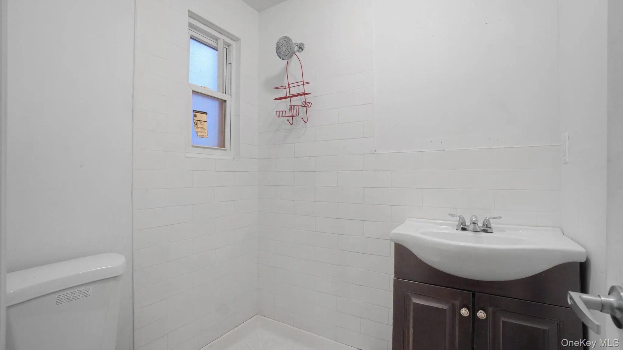 1823 Anthony Avenue – For Sale photo 19