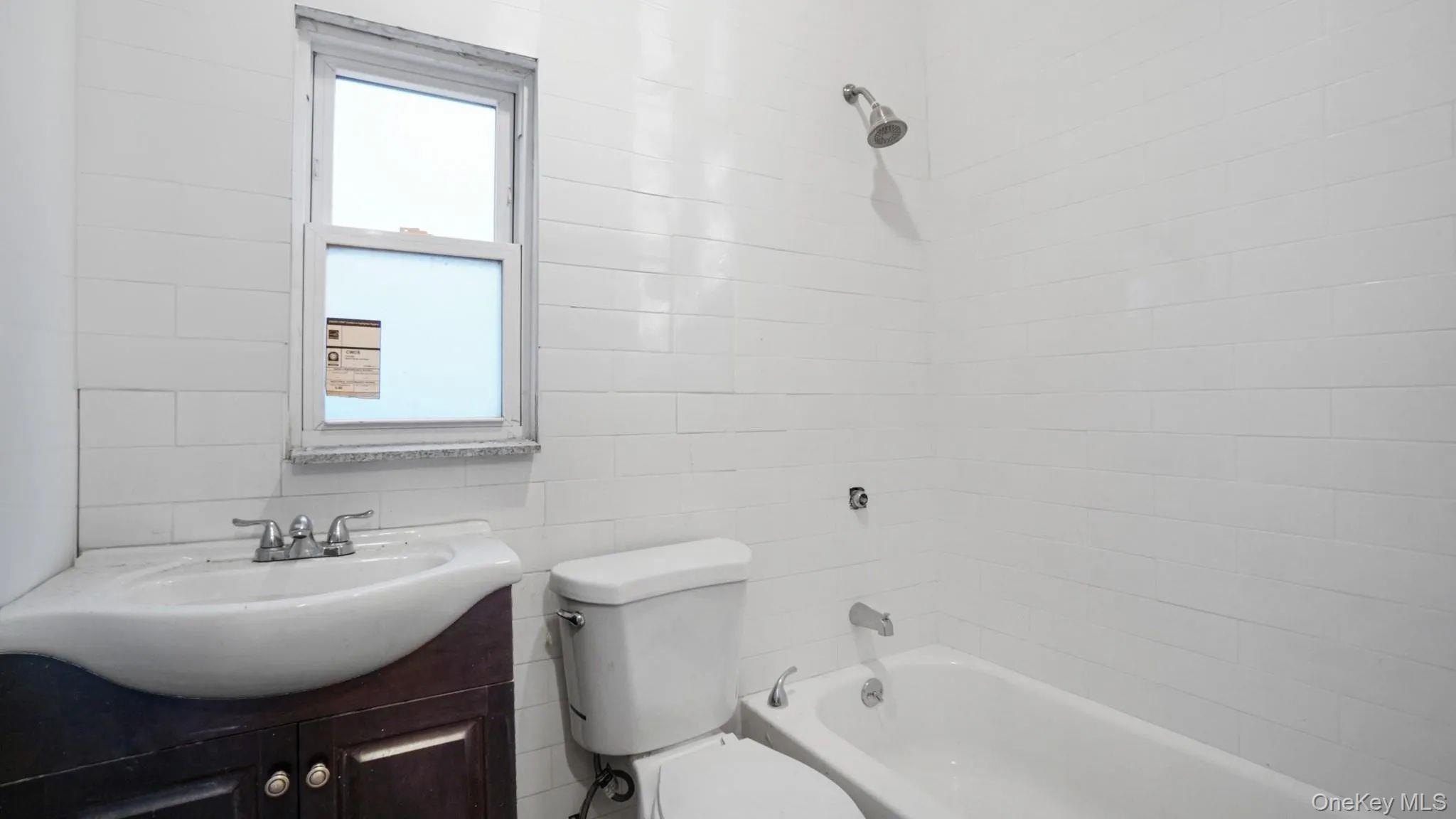 1823 Anthony Avenue – For Sale photo 20