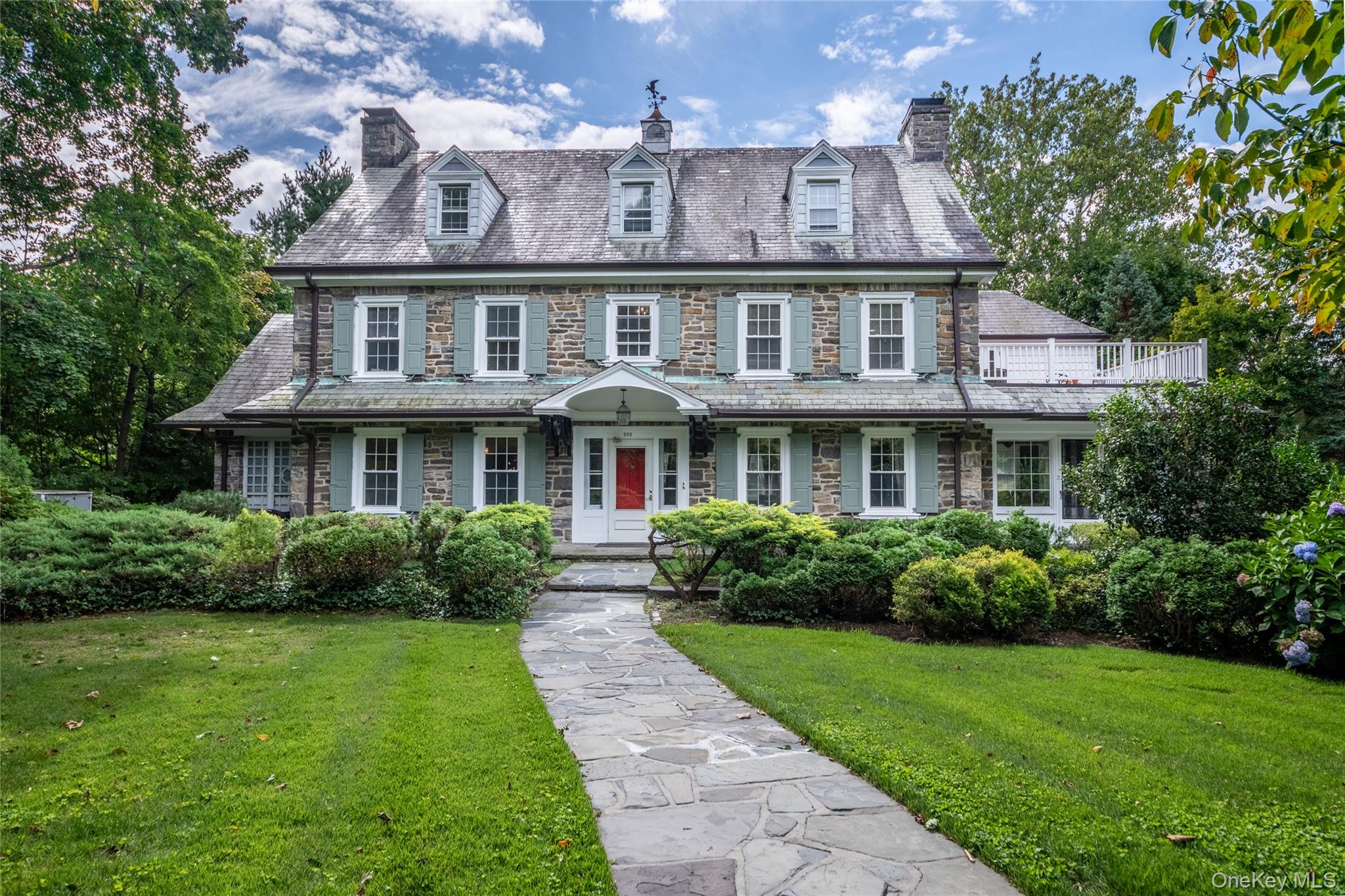 209 Beechmont Drive – For Sale