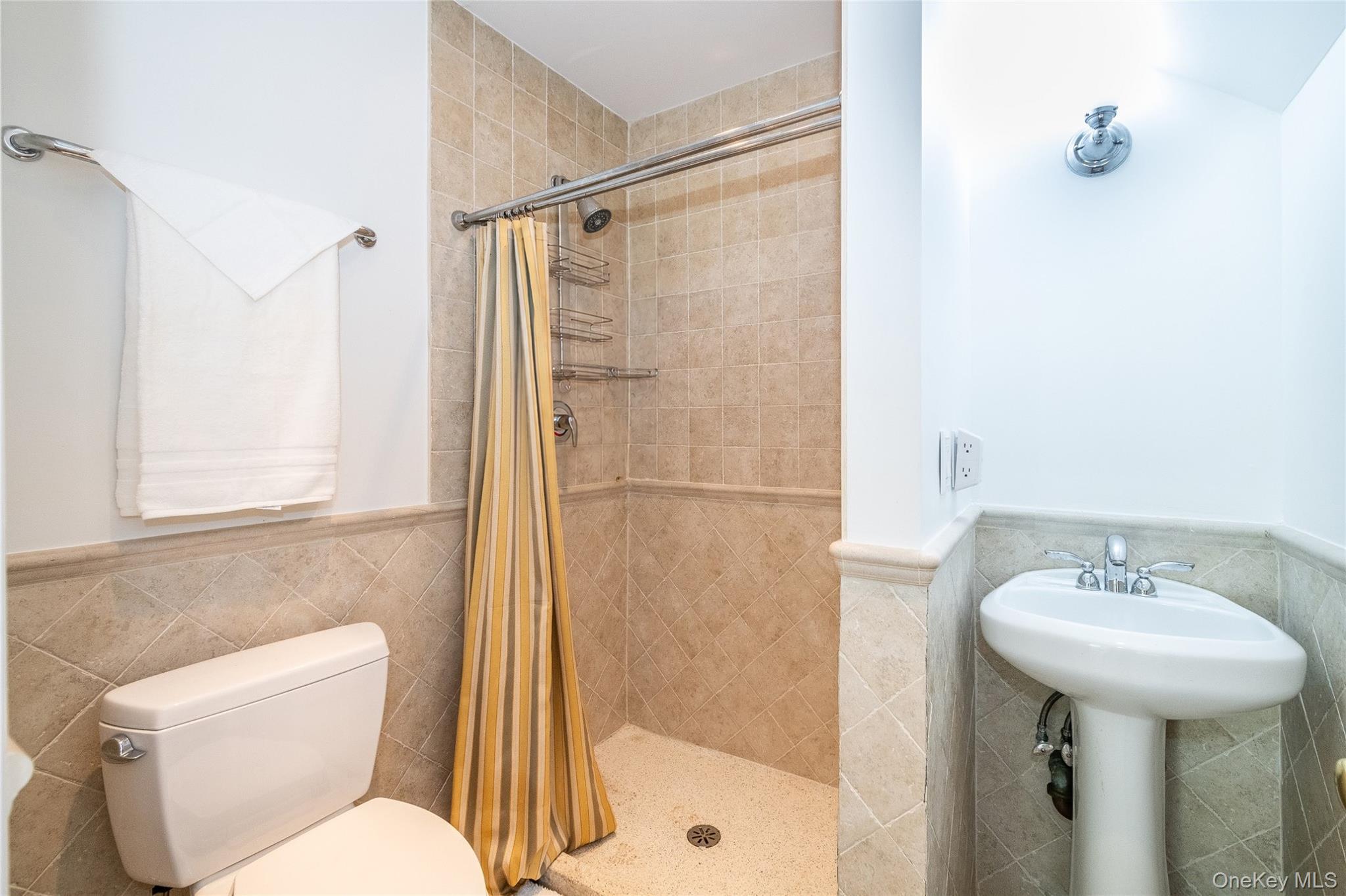 209 Beechmont Drive – For Sale photo 44