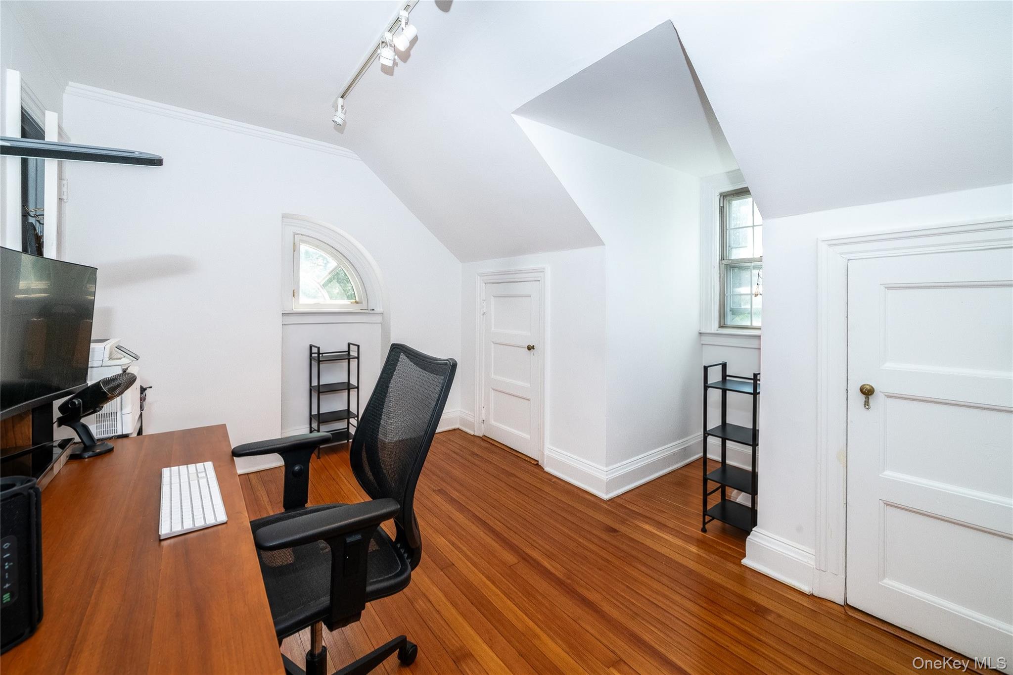 209 Beechmont Drive – For Sale photo 25