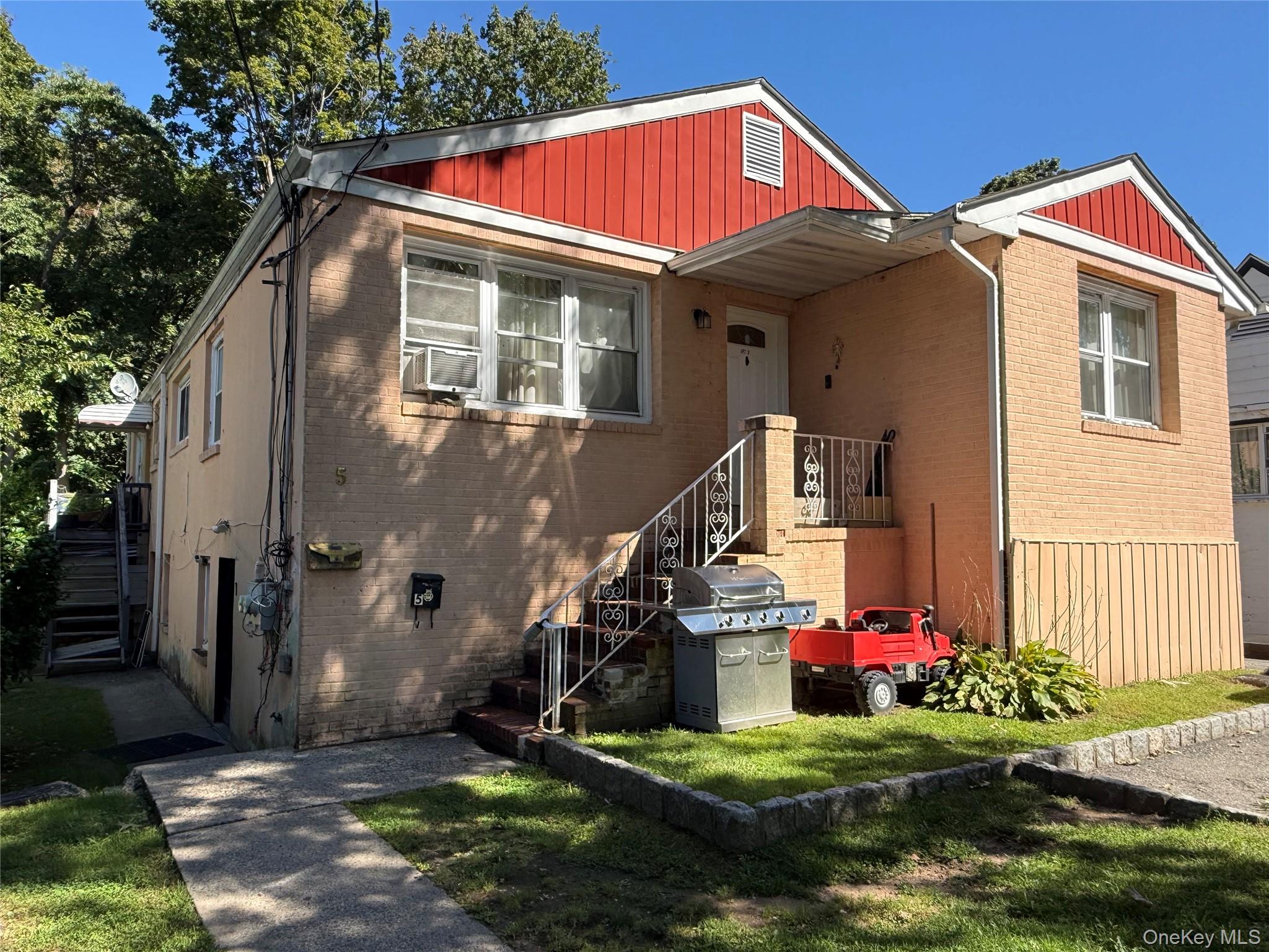 5 Highland Avenue – For Sale photo 2