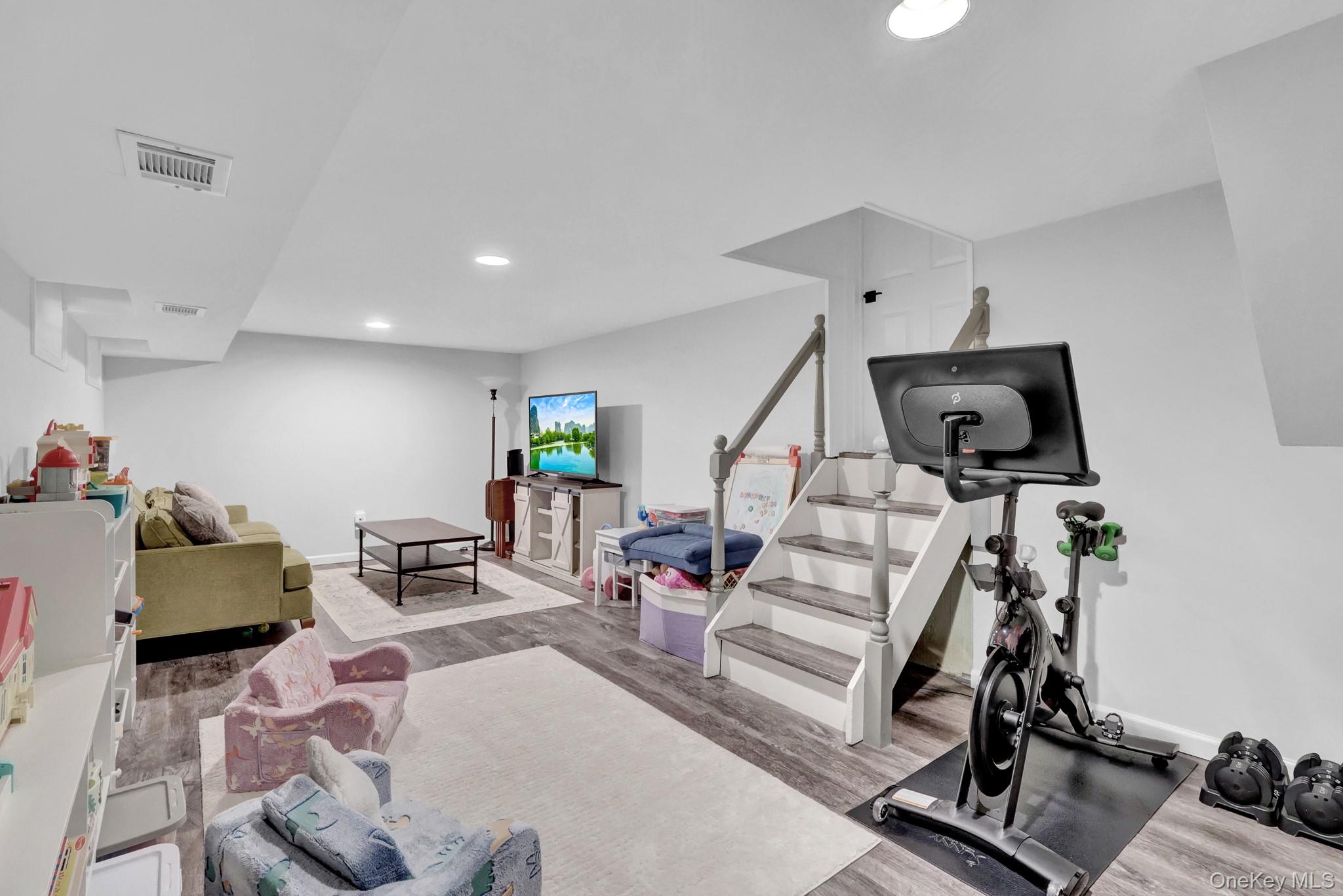 719 Glenridge Lane – For Sale photo 24