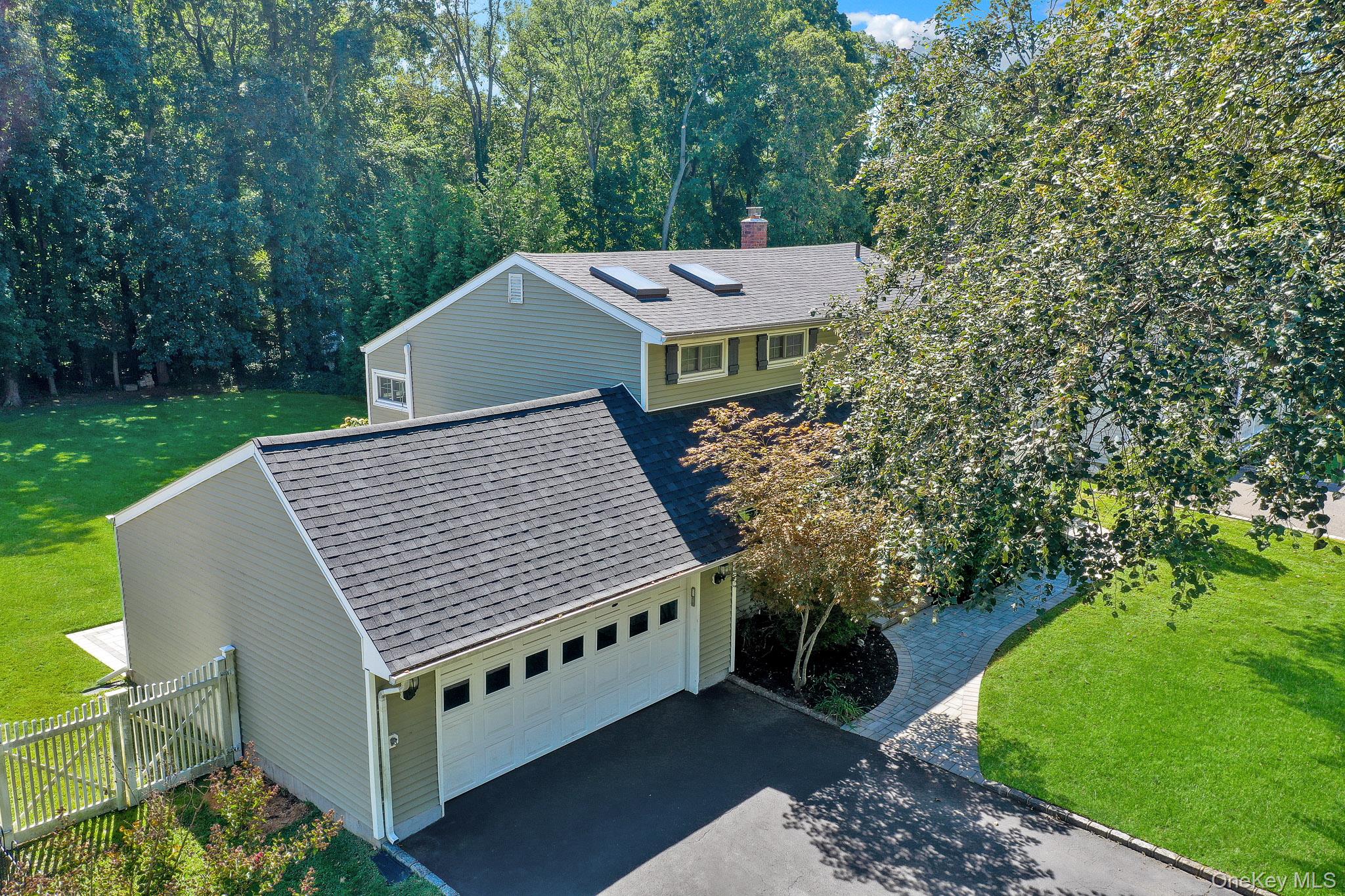 719 Glenridge Lane – For Sale photo 4