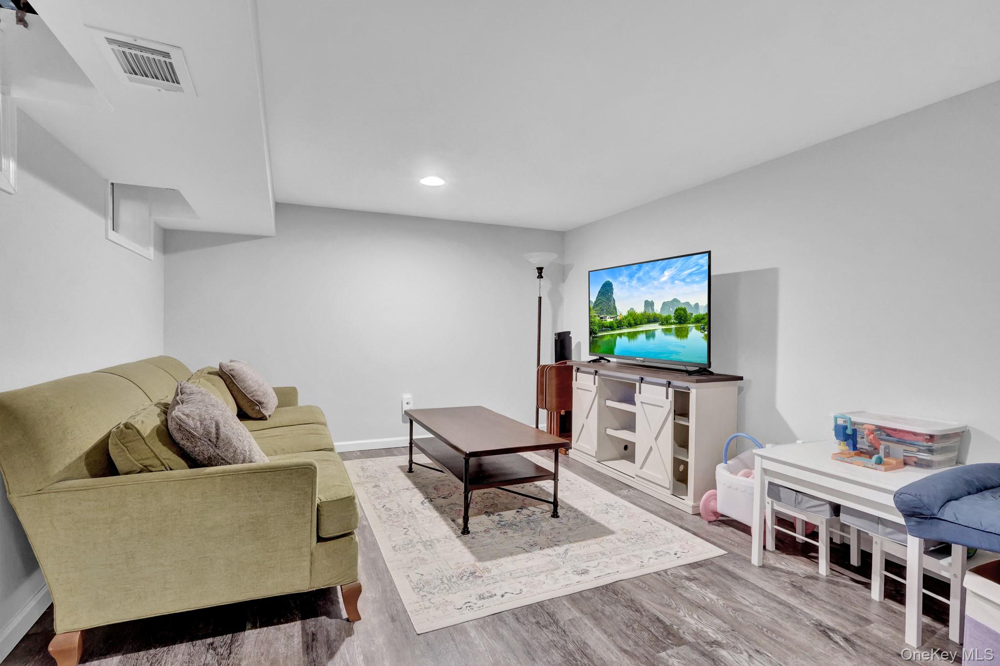 719 Glenridge Lane – For Sale photo 22