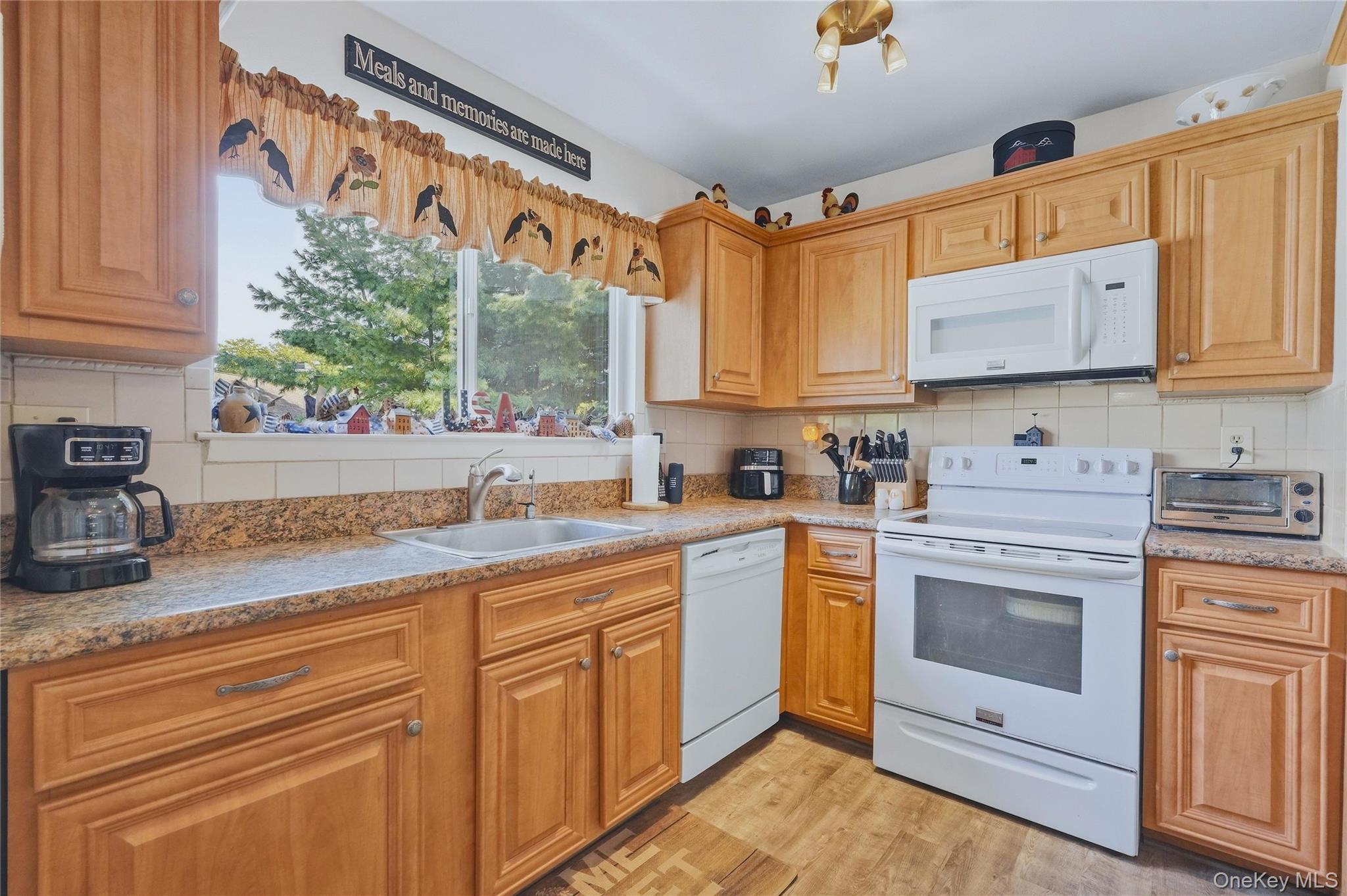 38 Genesee Avenue – For Sale photo 9