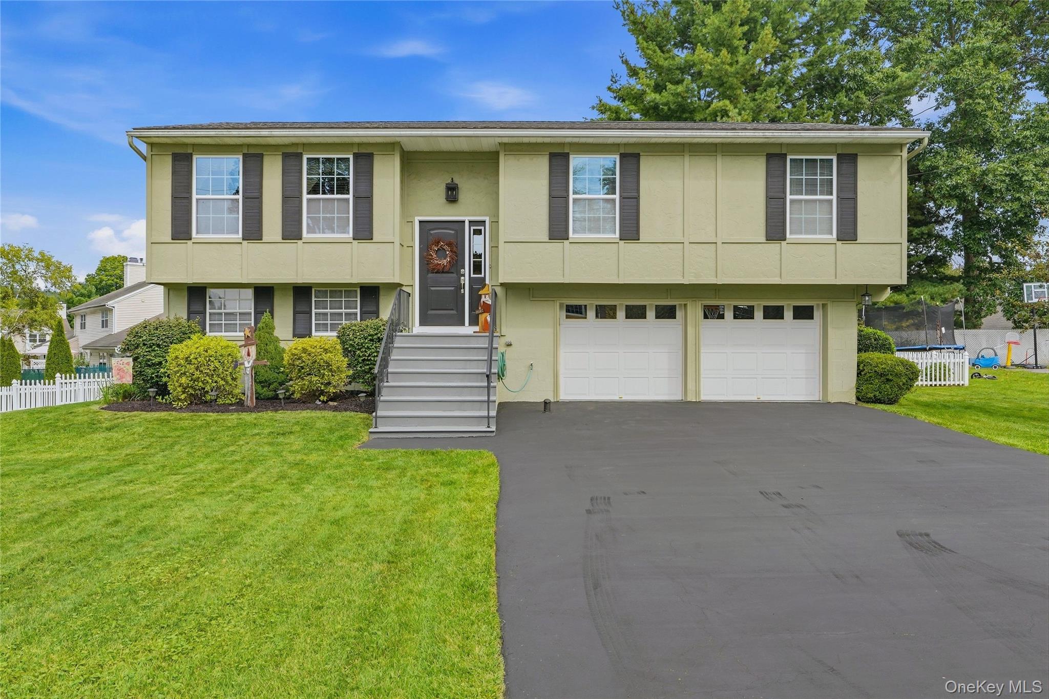 38 Genesee Avenue – For Sale