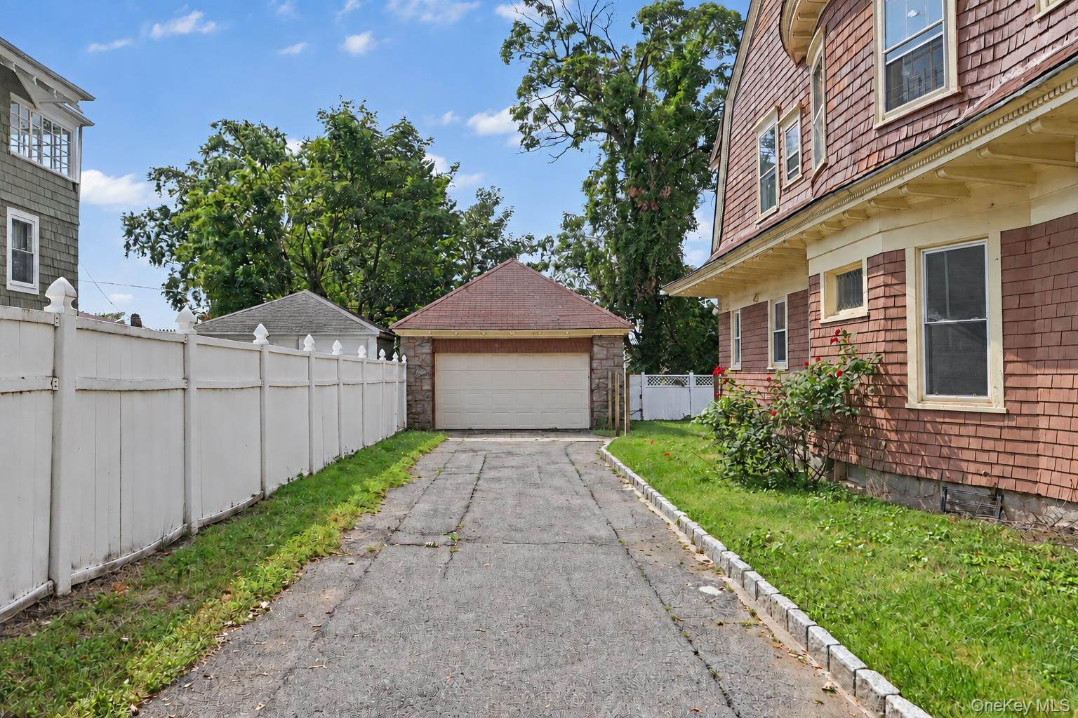 10 Delavan Terrace – For Sale photo 37