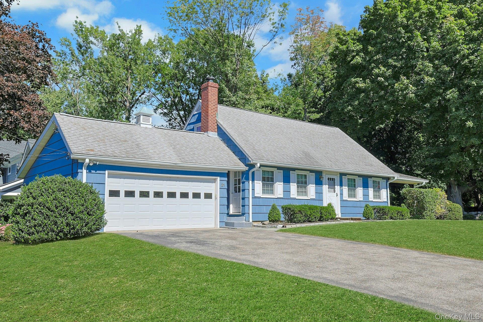 21 Elm Street E – For Sale photo 2