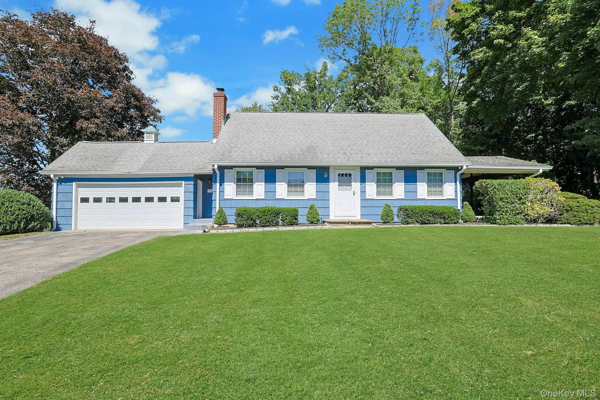 21 Elm Street E – For Sale