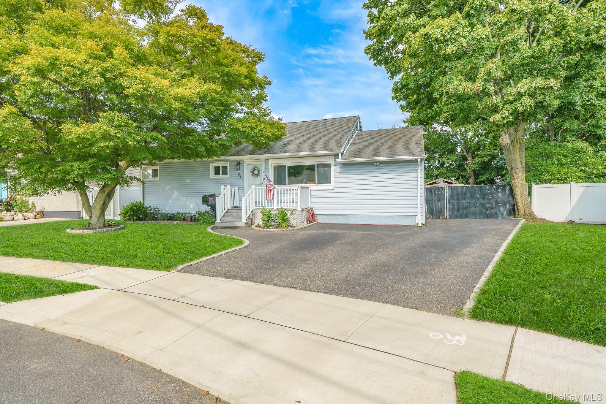 64 Frank Street – For Sale