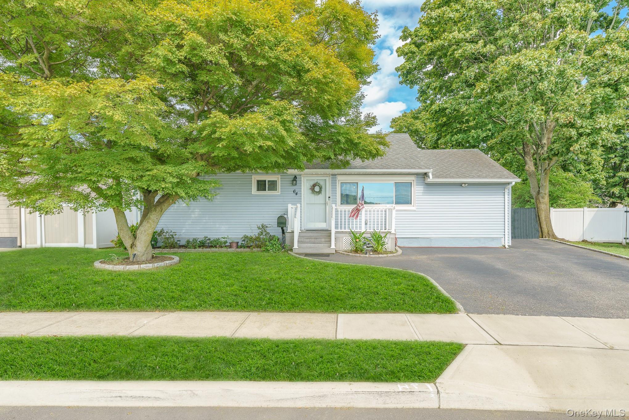 64 Frank Street – For Sale photo 2