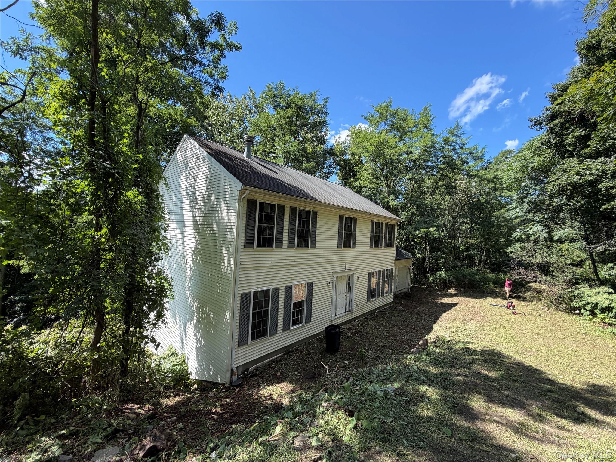 33 Wayne Way – For Sale