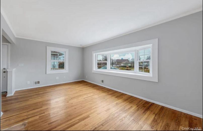 196 Westbury Boulevard – For Sale photo 4