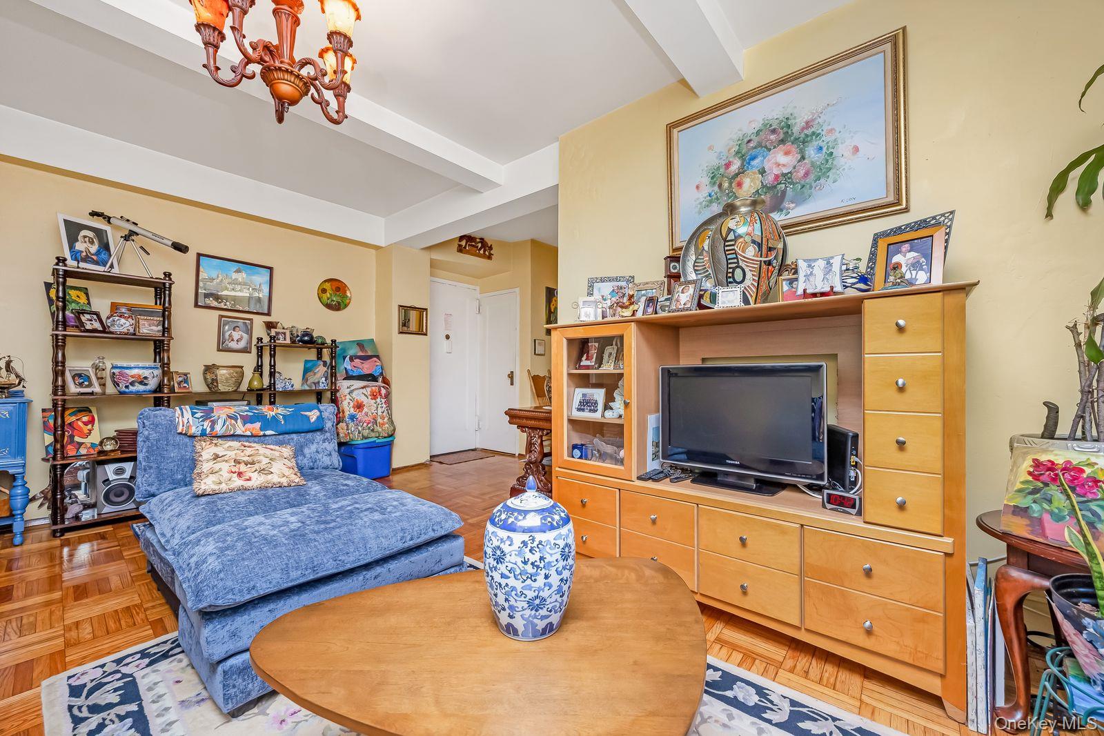 1560 Metropolitan Avenue, Unit 5B photo 7