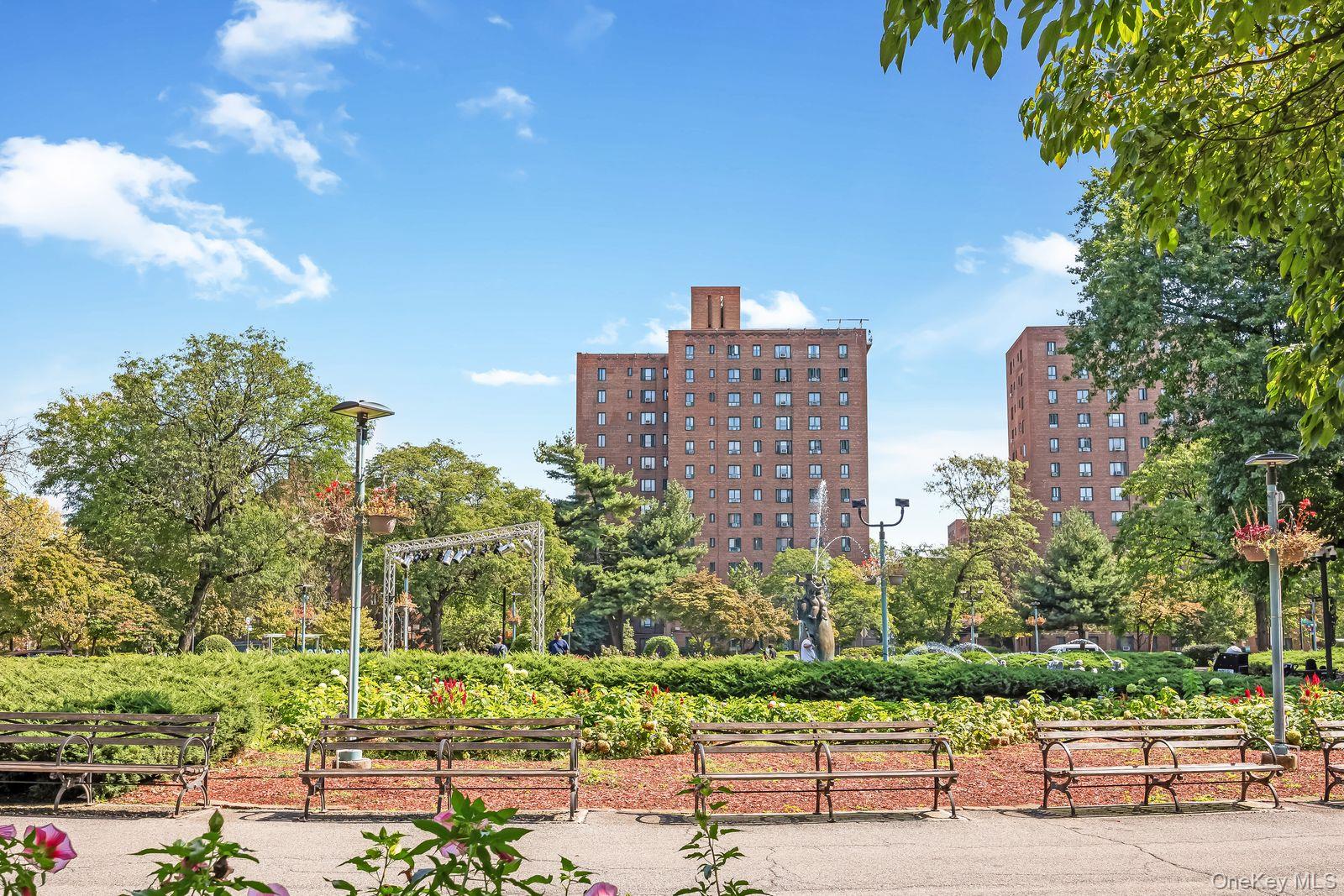 1560 Metropolitan Avenue, Unit 5B photo 3