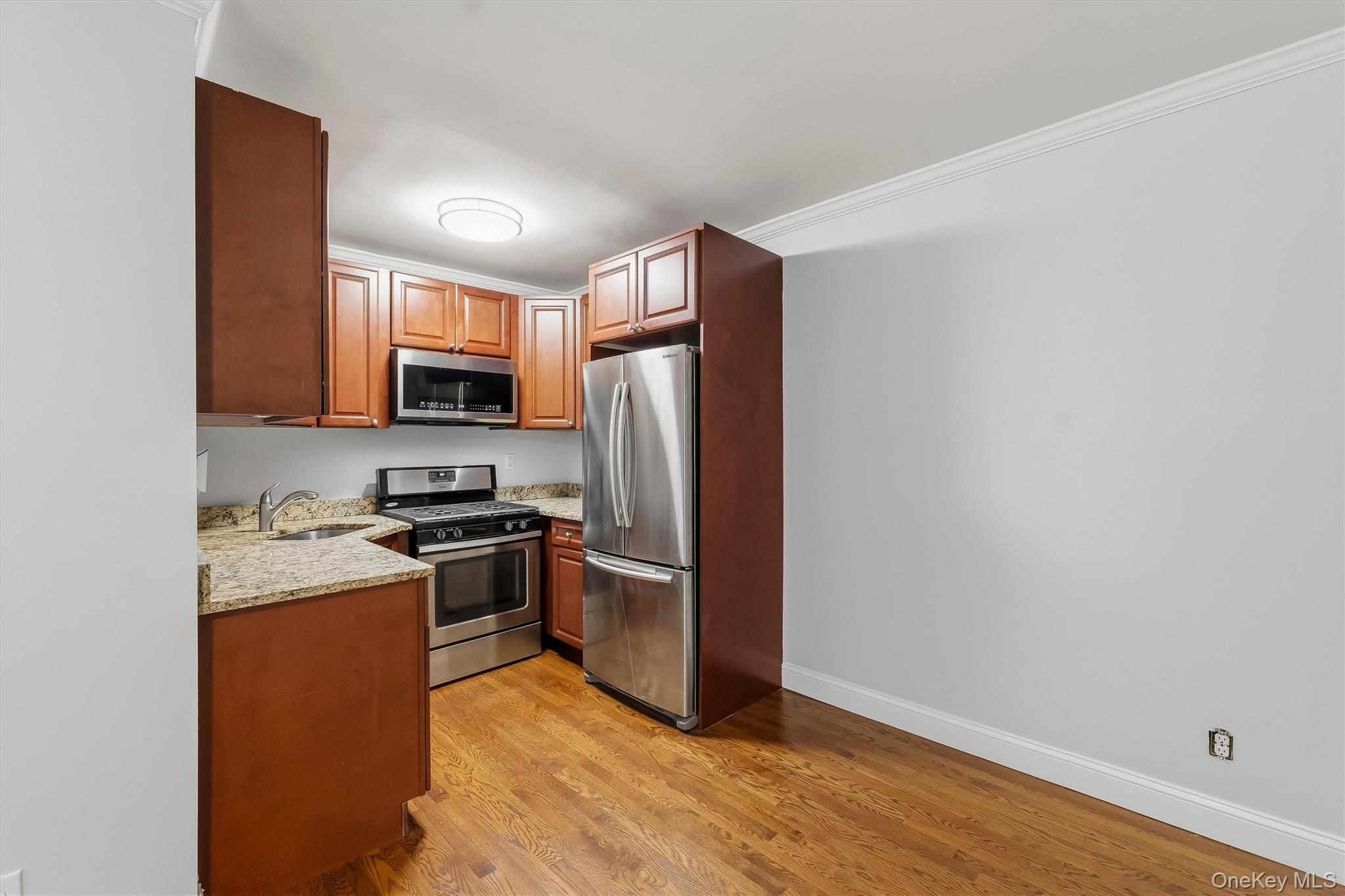 604 Tompkins Alley, Unit B15 photo 7