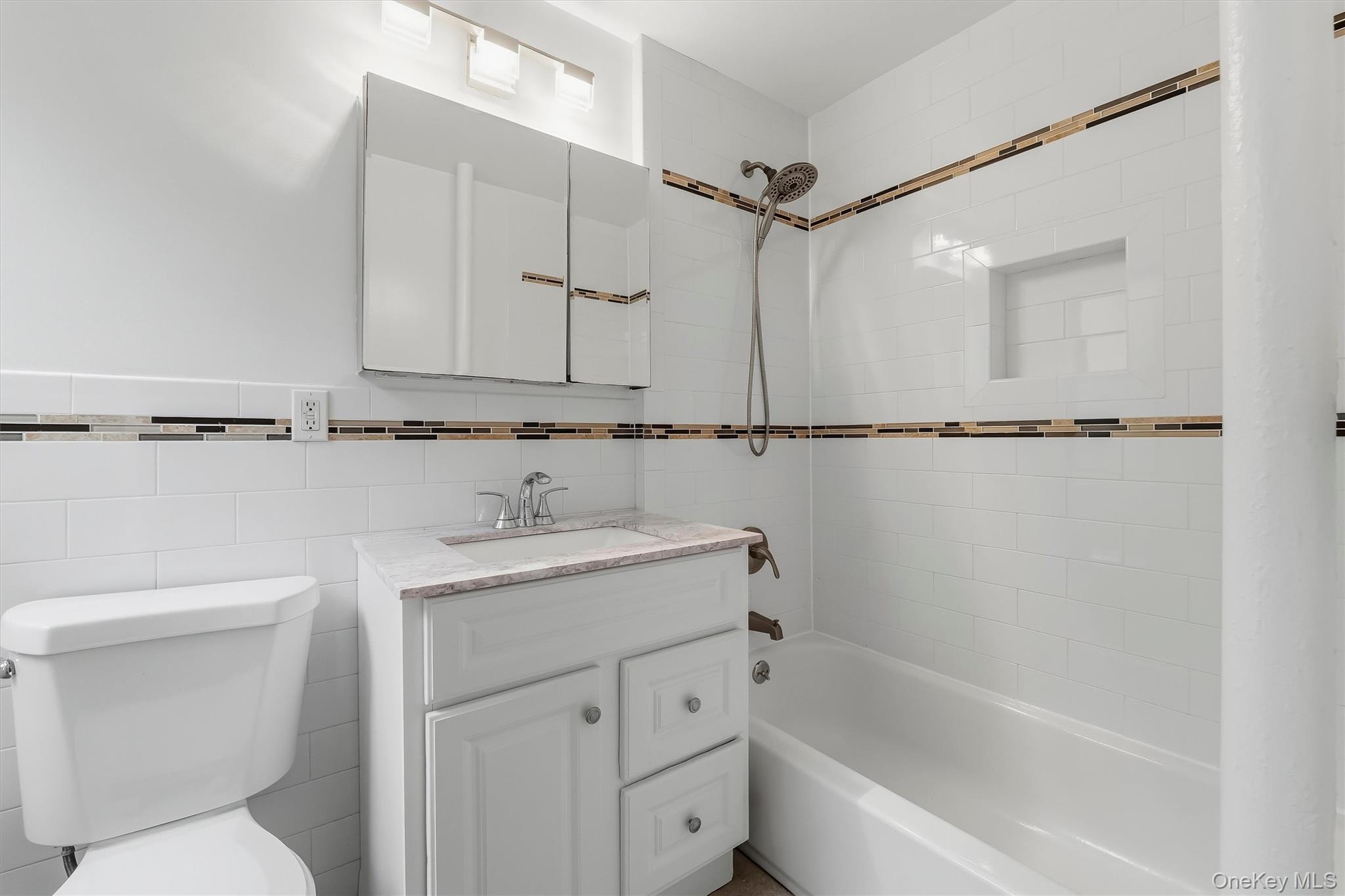 604 Tompkins Alley, Unit B15 photo 10
