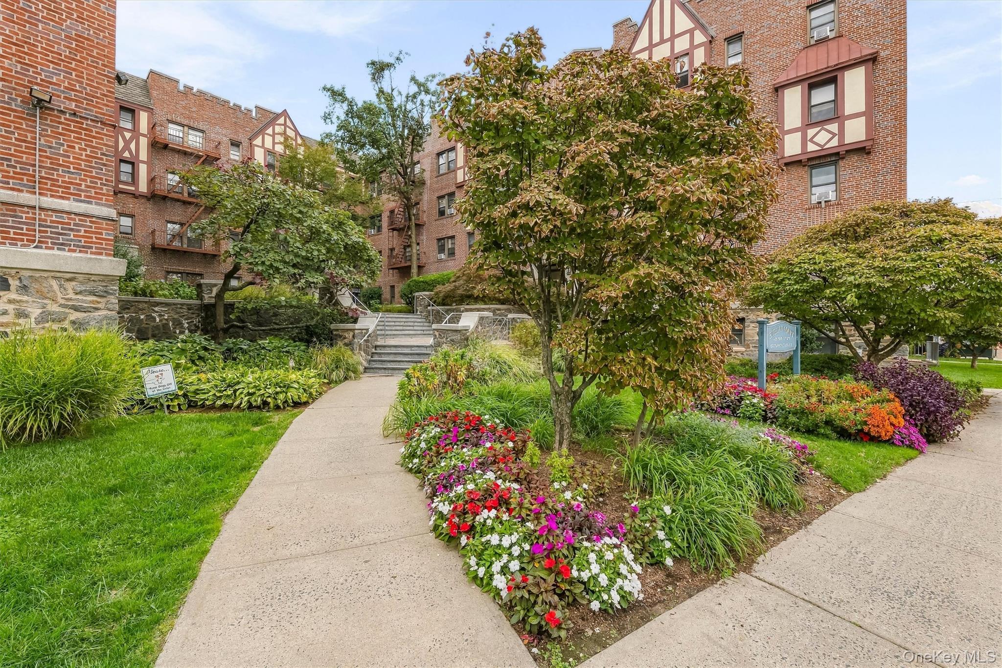 604 Tompkins Alley, Unit B15 photo 2