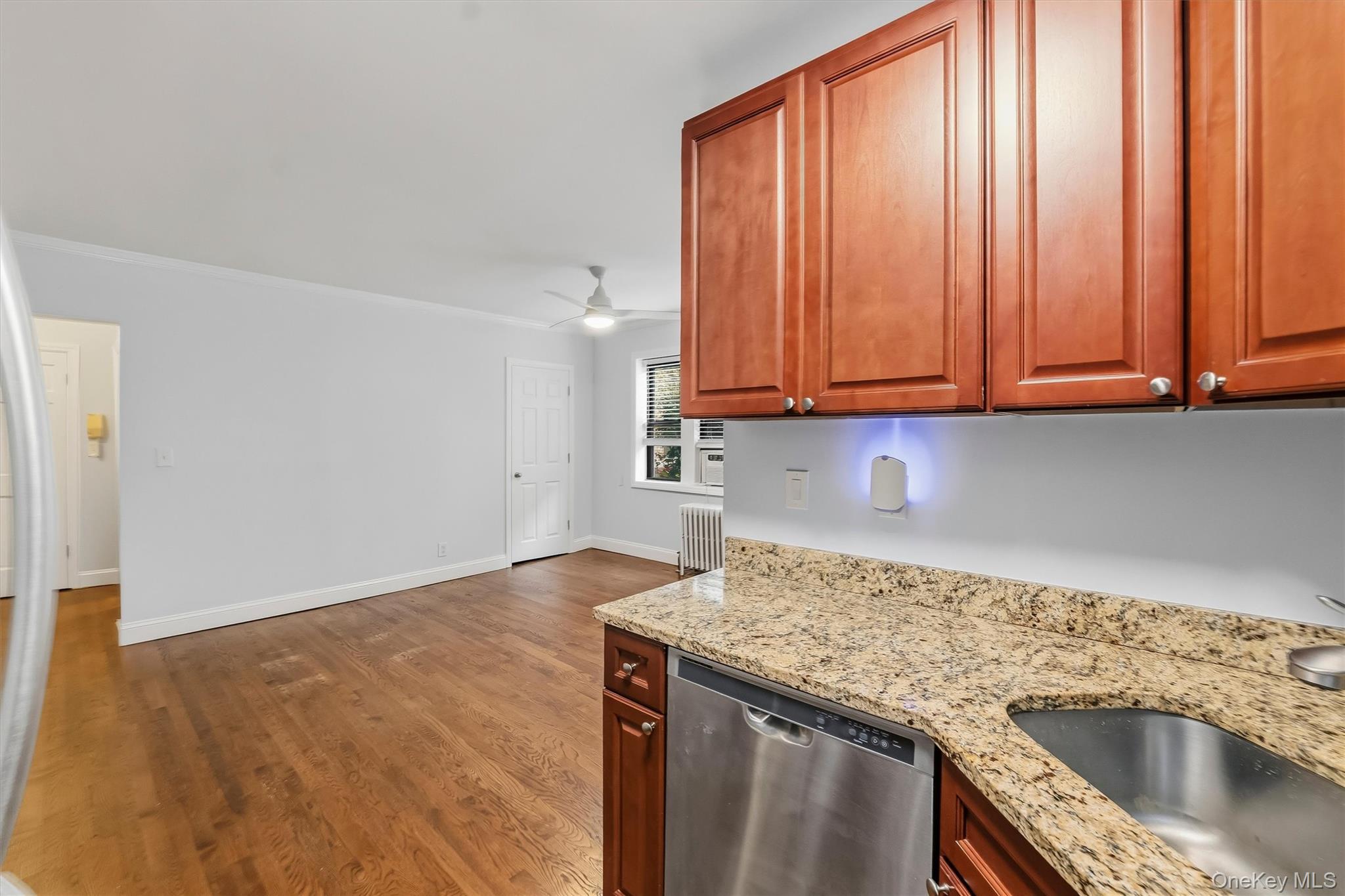 604 Tompkins Alley, Unit B15 photo 9