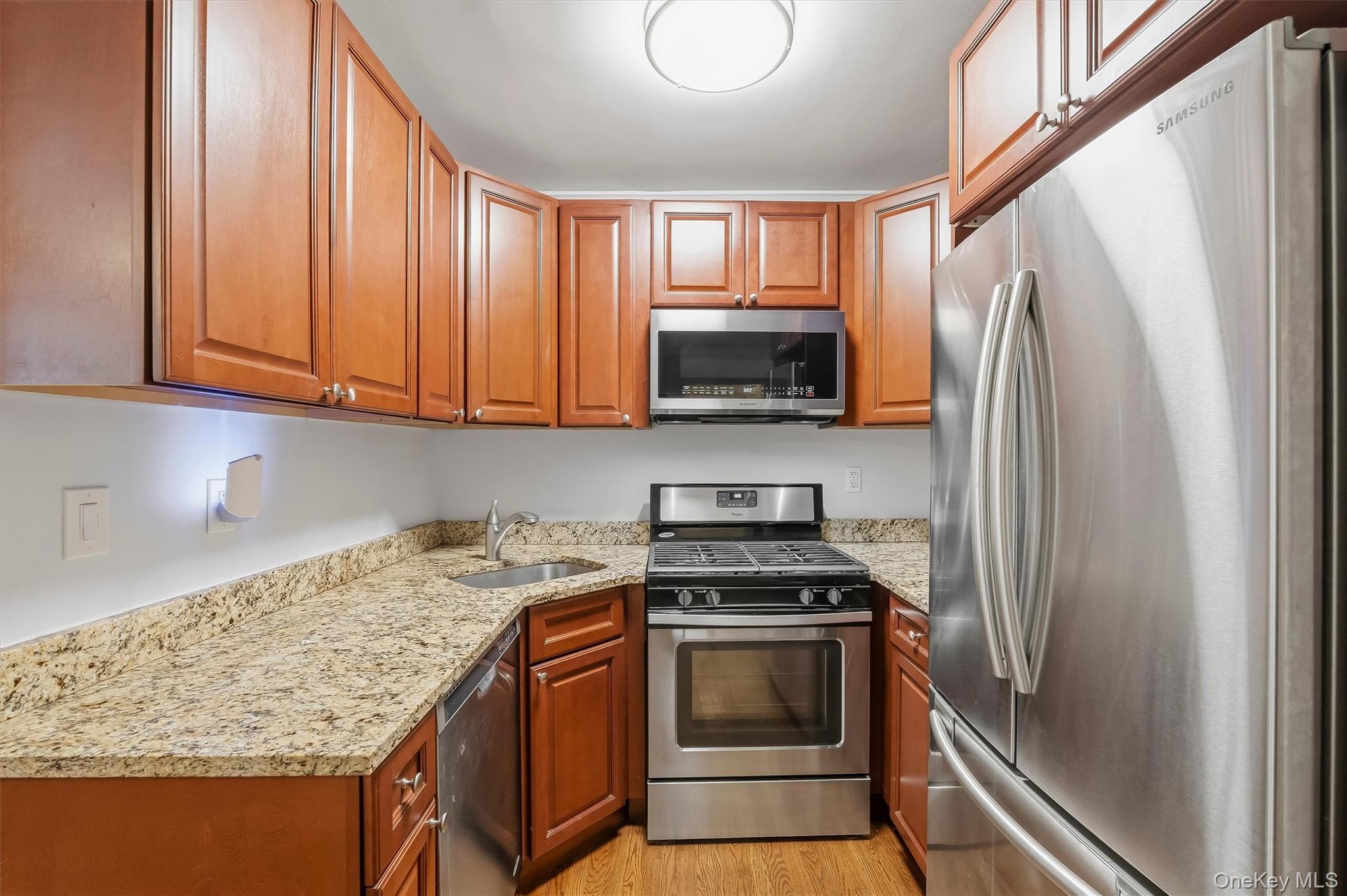 604 Tompkins Alley, Unit B15 photo 8