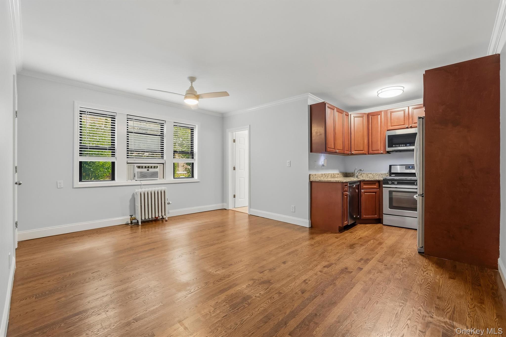 604 Tompkins Alley, Unit B15 photo 3