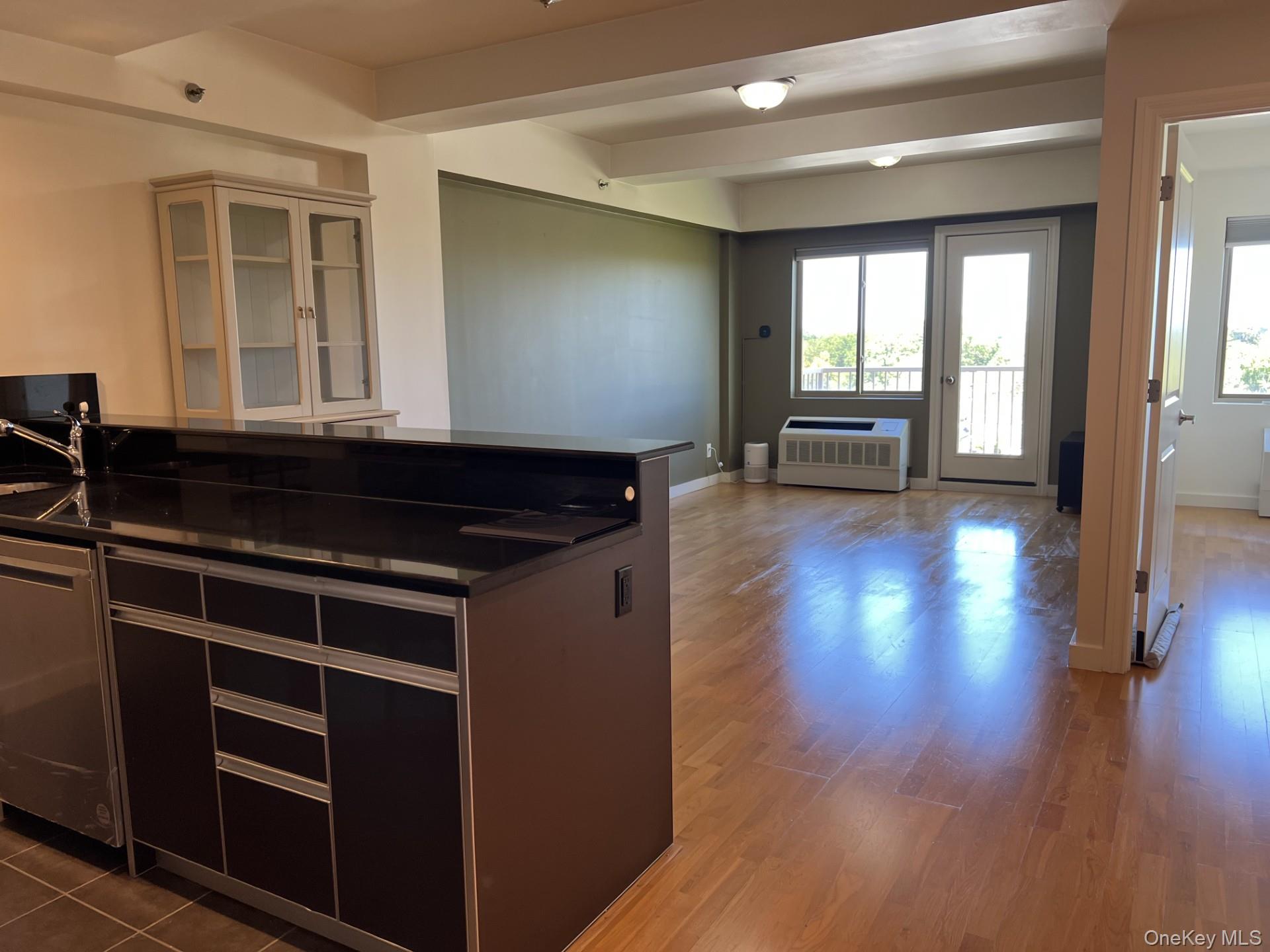 143-20 Hoover Avenue, Unit 603 photo 3