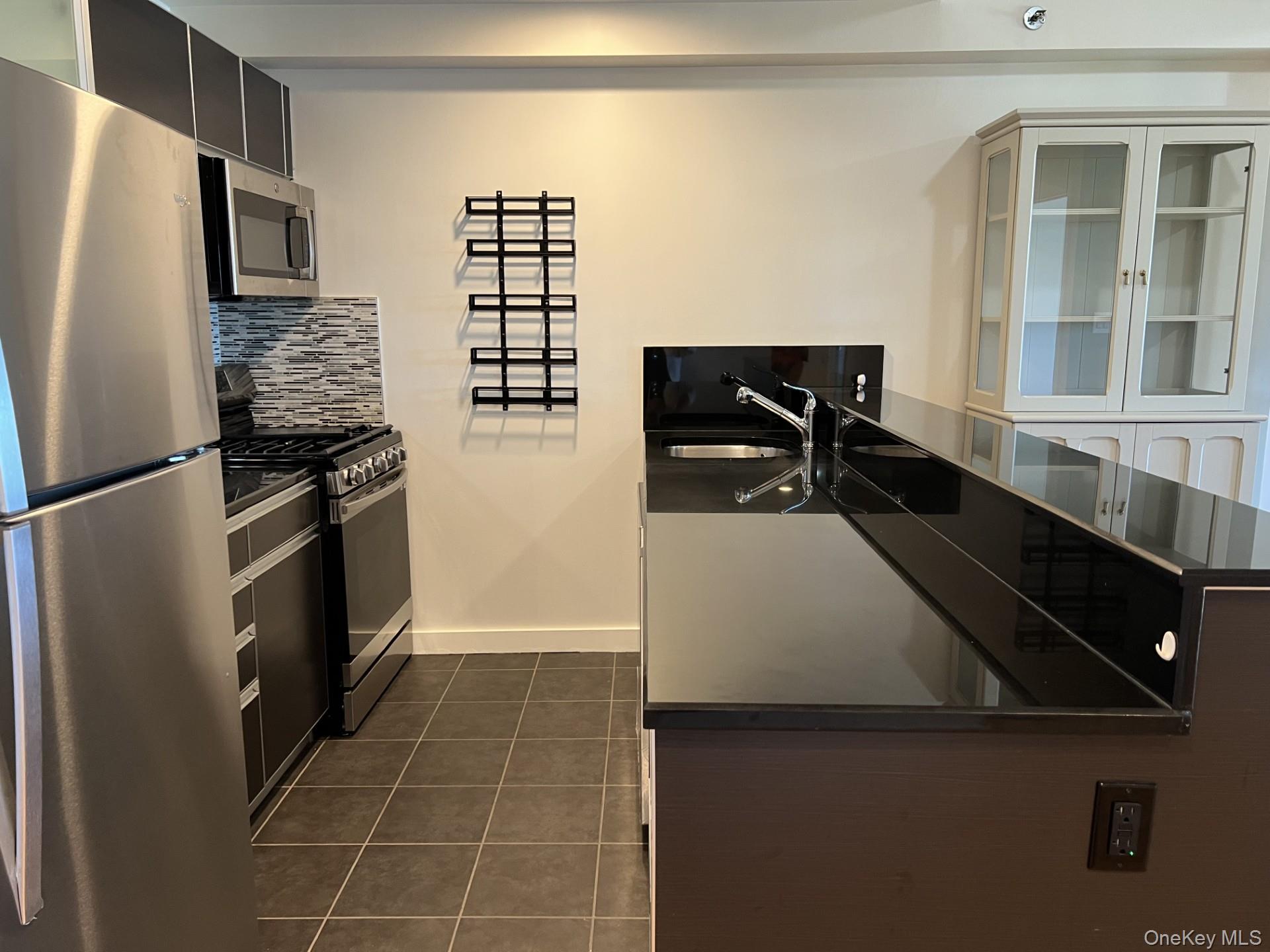 143-20 Hoover Avenue, Unit 603 photo 12